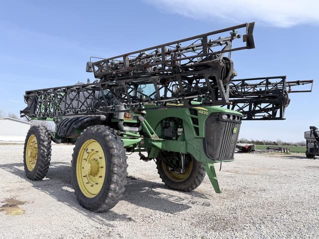 Image of John Deere 4930 equipment image 2