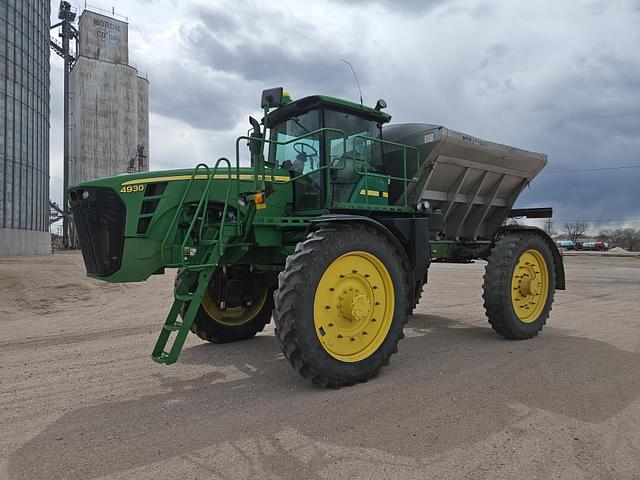 Image of John Deere 4930 equipment image 1