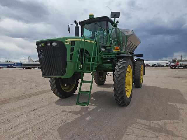 Image of John Deere 4930 equipment image 3