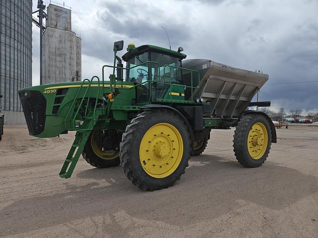 Image of John Deere 4930 equipment image 2