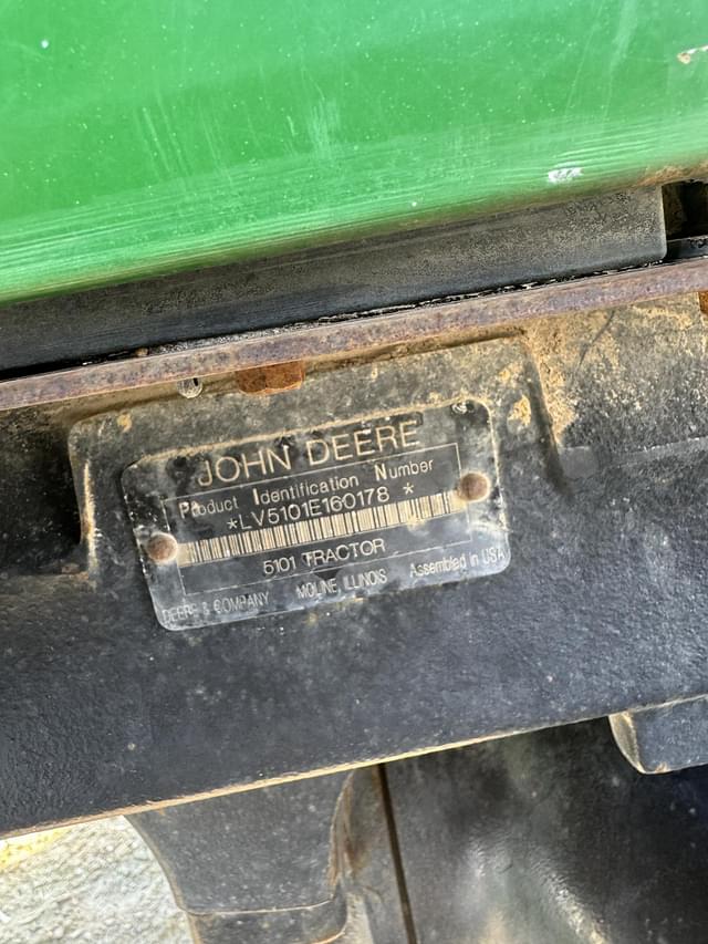 Image of John Deere 5101E equipment image 3