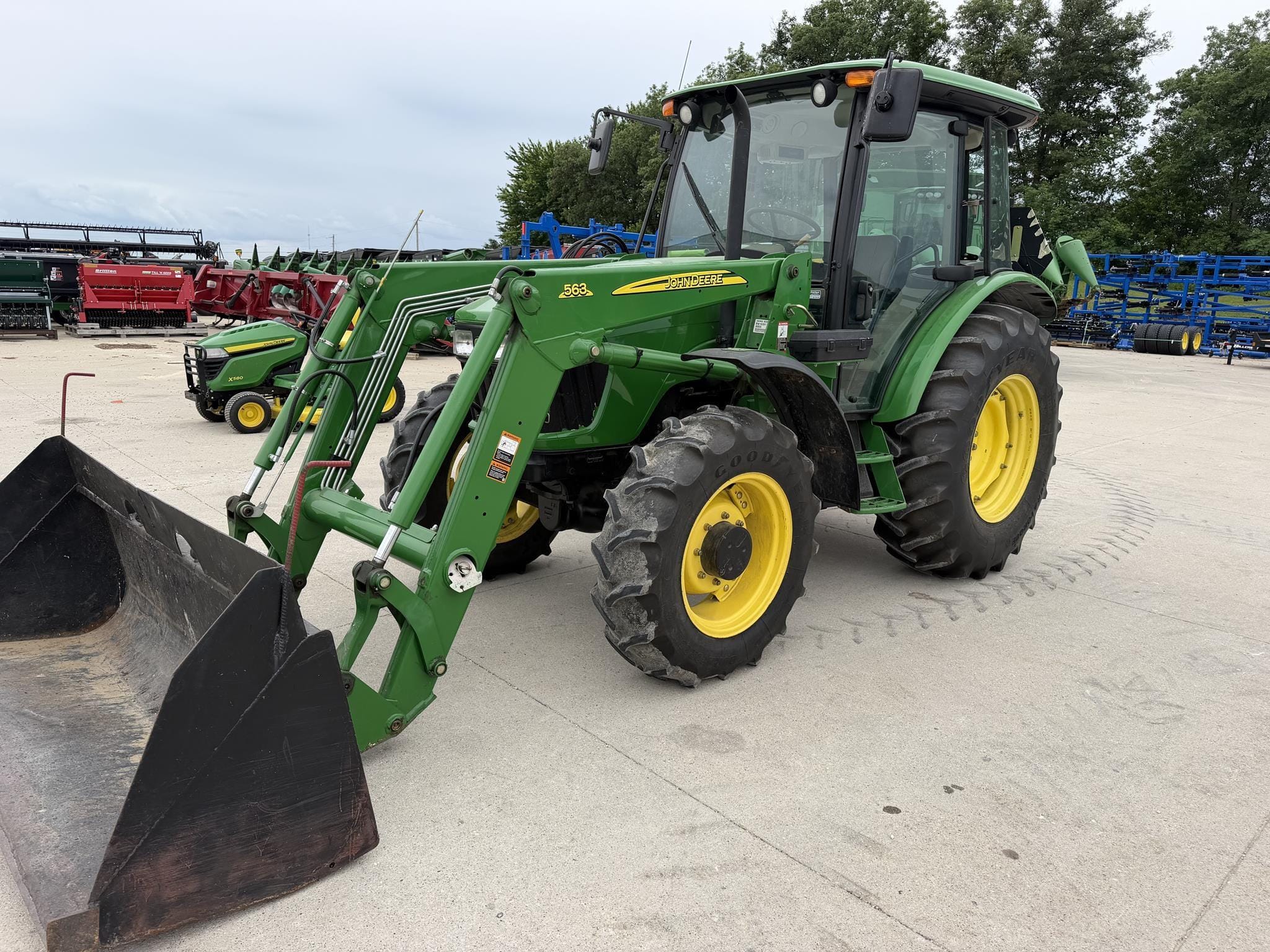 2008 John Deere 5101E Equipment Image0
