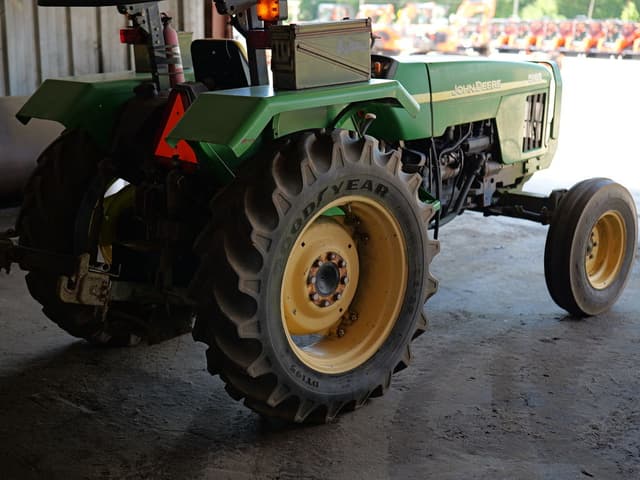 Image of John Deere 5103 equipment image 3
