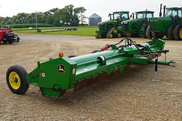 Image of John Deere 520 equipment image 1