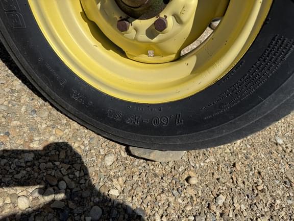 Image of John Deere 520 equipment image 2