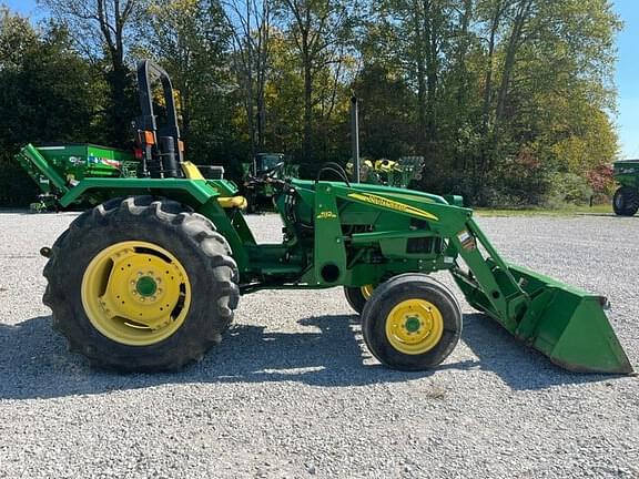 Image of John Deere 5203 equipment image 1