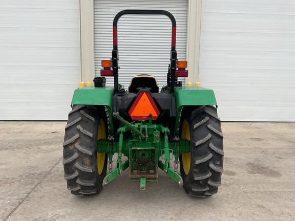 Image of John Deere 5203 equipment image 3