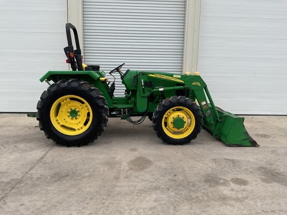 Image of John Deere 5203 equipment image 1