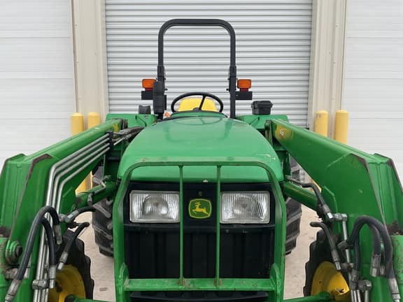 Image of John Deere 5203 equipment image 4