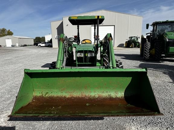 Image of John Deere 5203 equipment image 1