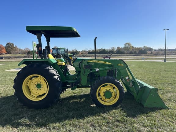 Image of John Deere 5303 equipment image 4