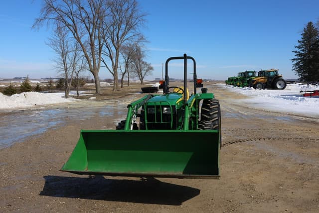 Image of John Deere 5303 equipment image 2