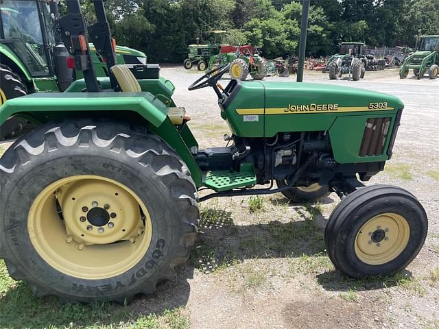 Image of John Deere 5303 equipment image 2