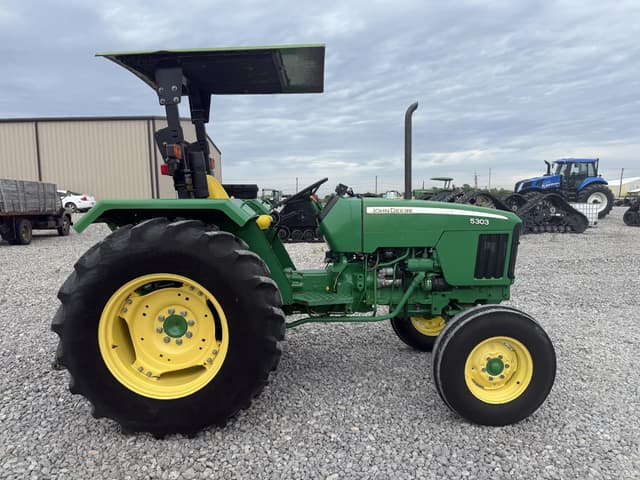 Image of John Deere 5303 equipment image 3