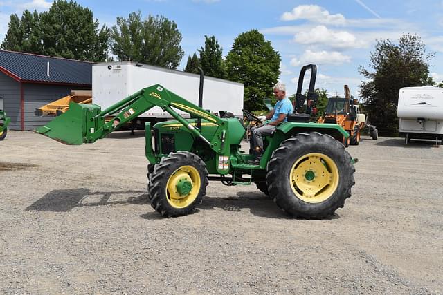 Image of John Deere 5303 equipment image 2