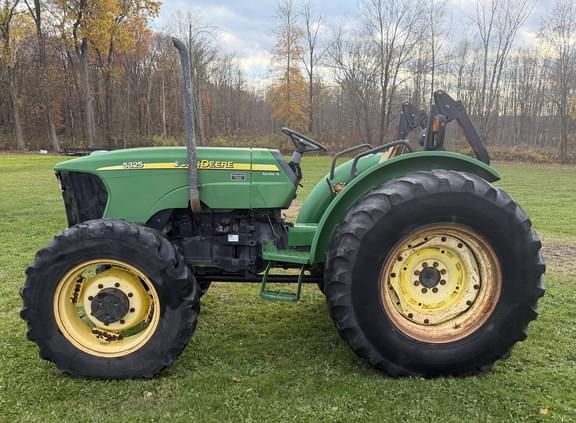 Image of John Deere 5325 equipment image 1