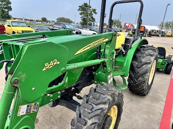 Image of John Deere 5325 equipment image 2