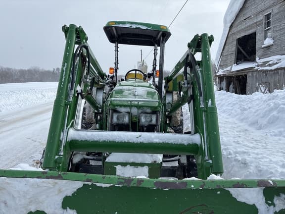 Image of John Deere 5325 equipment image 2