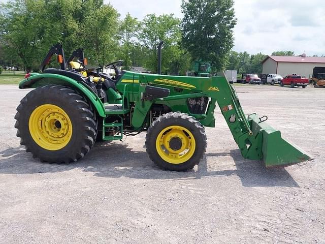 Image of John Deere 5325 equipment image 3