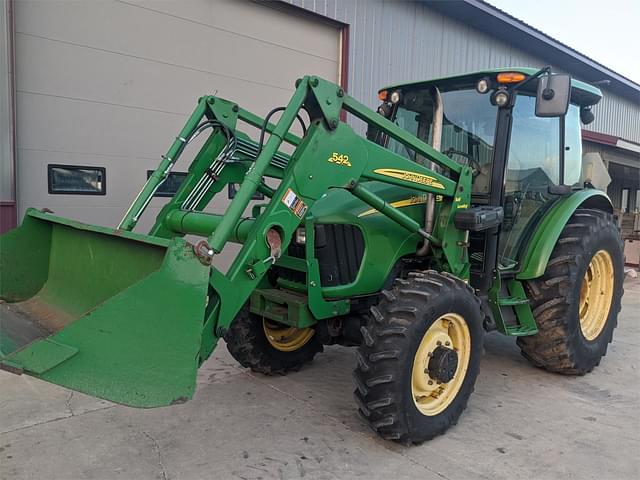 Image of John Deere 5425 equipment image 2