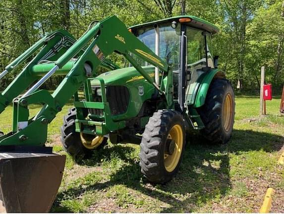 Image of John Deere 5425 equipment image 1