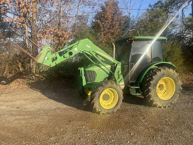 Image of John Deere 5525 equipment image 1