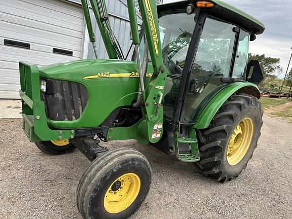 Image of John Deere 5525 equipment image 1