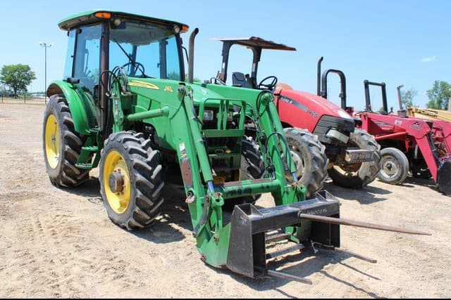 Image of John Deere 5625 equipment image 3
