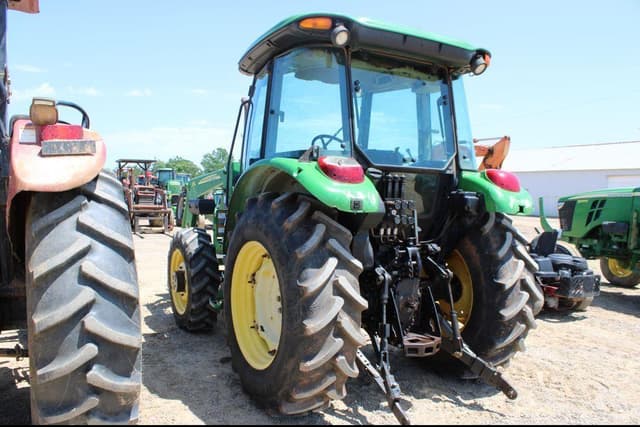 Image of John Deere 5625 equipment image 1
