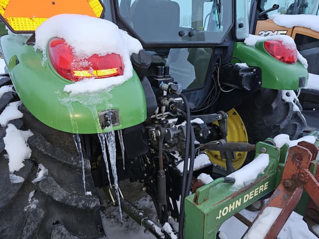 Image of John Deere 5625 equipment image 3