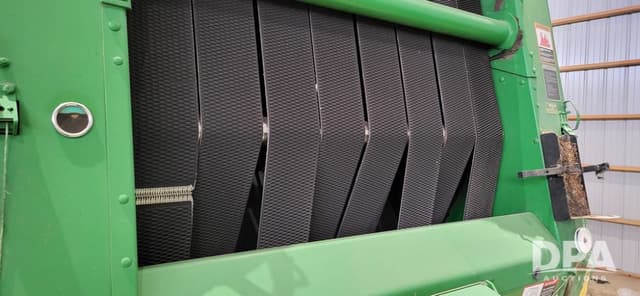 Image of John Deere 567 MegaWide equipment image 2