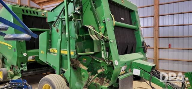 Image of John Deere 567 MegaWide equipment image 1