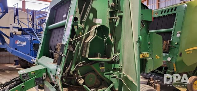 Image of John Deere 567 MegaWide equipment image 3
