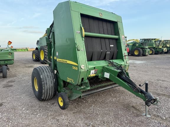 Image of John Deere 568 equipment image 2