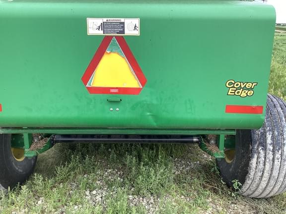 Image of John Deere 568 equipment image 4