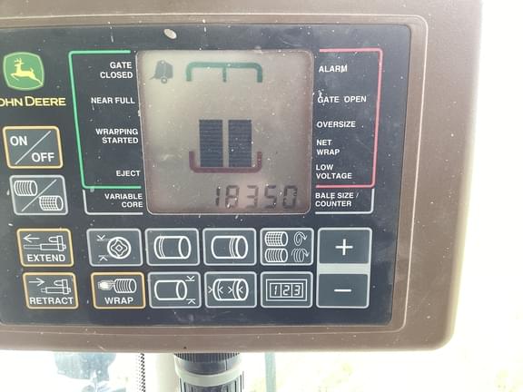 Image of John Deere 568 equipment image 3