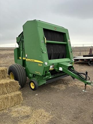 Image of John Deere 568 equipment image 1