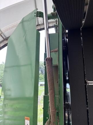 Image of John Deere 568 equipment image 1