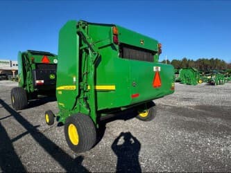 Image of John Deere 568 equipment image 1