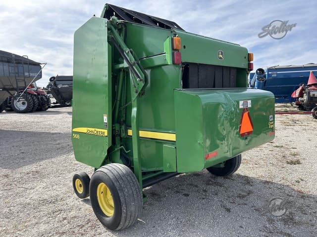 Image of John Deere 568 equipment image 4