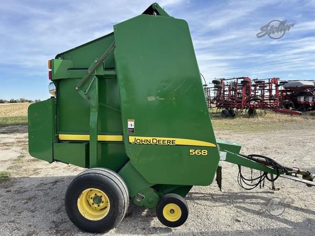 Image of John Deere 568 equipment image 1