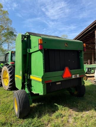 Image of John Deere 568 equipment image 4