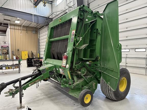 Image of John Deere 568 equipment image 2