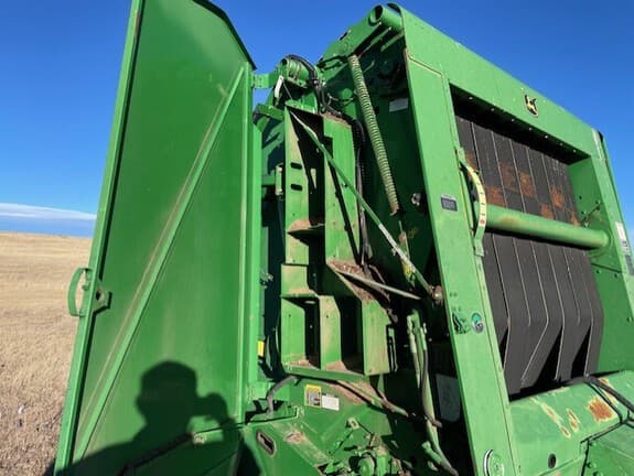 Image of John Deere 568 equipment image 3