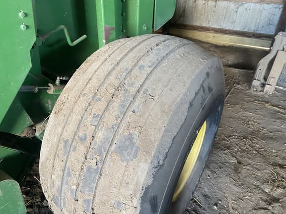 Image of John Deere 568 equipment image 3