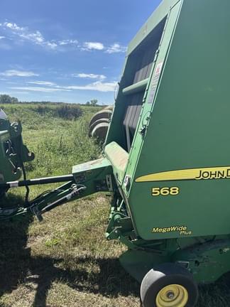 Image of John Deere 568 equipment image 3