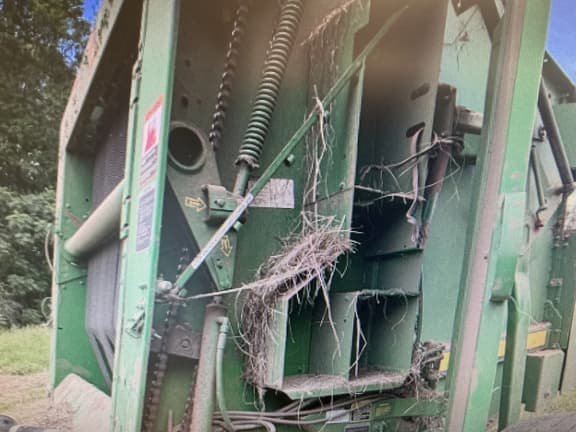 Image of John Deere 568 equipment image 4