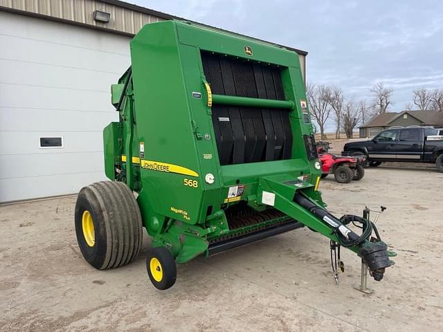 Image of John Deere 568 Silage Mega Wide Plus equipment image 1