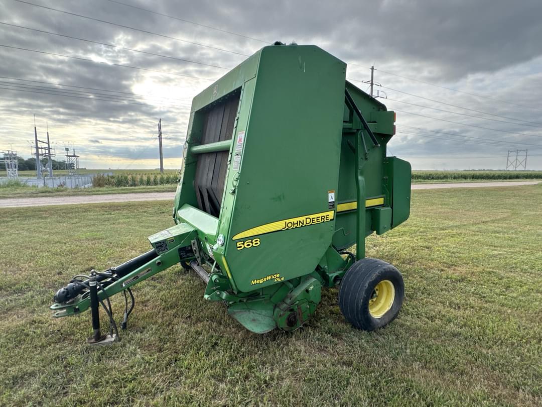 Image of John Deere 568 Primary image