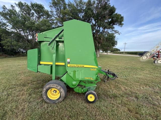 Image of John Deere 568 equipment image 3